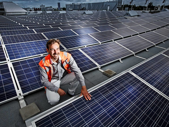 How to reduce electric costs and gain tax benefits by doing so? With solar energy as a Service